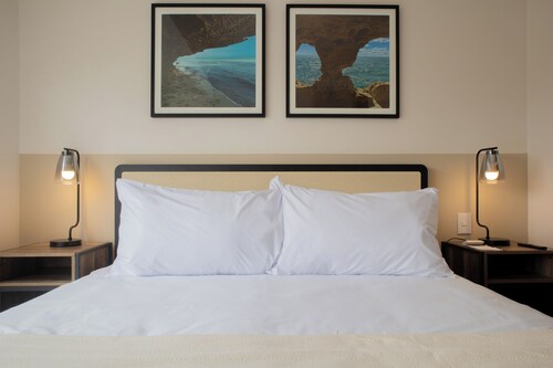 Salaverry by Wynwood House