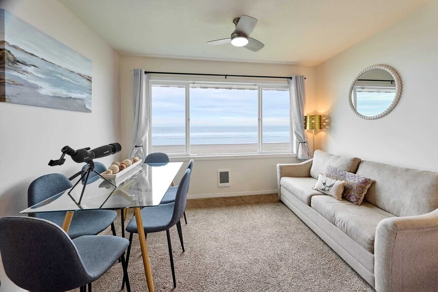 Oceanfront Suite With Beach Access - Pool And Sauna! - Lincoln City, OR