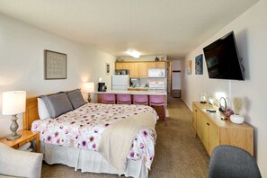 1 dormitorio, tabla de planchar con plancha, wifi y ropa de cama