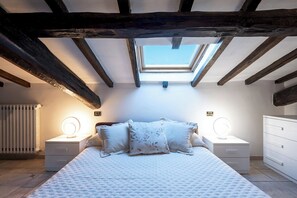 5 Schlafzimmer, Bügeleisen/Bügelbrett, kostenloses WLAN, Bettwäsche