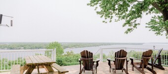 Bayview House at Lake on the Mountain