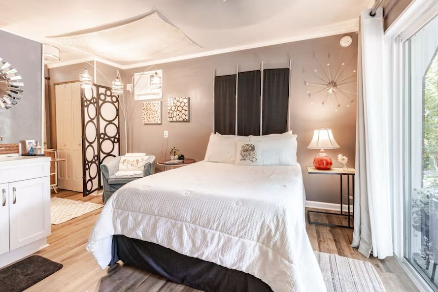 Charming Studio Near Charleston's Hot Spots! - Charleston, SC