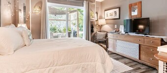 Charming Studio Near Charleston's Hot Spots!