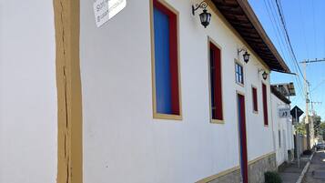 Fachada da propriedade