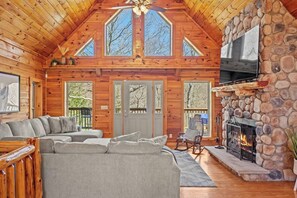 Télévision, cheminée