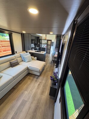 TV connectée, cheminée