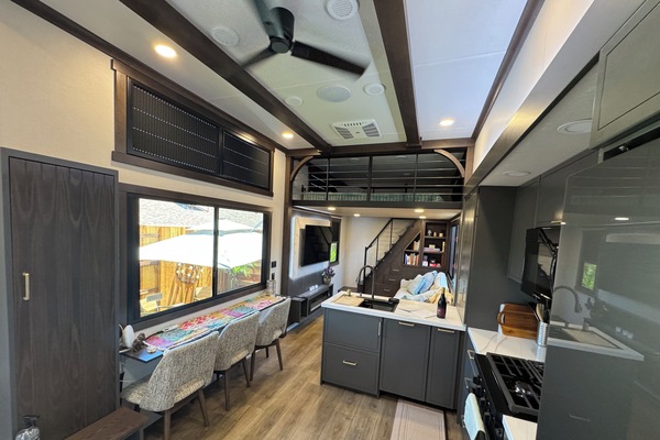 Micro-ondes, four, plaque de cuisson