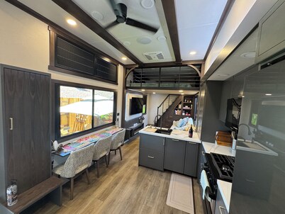 Luxury Vineyard Retreat – Near Mid-State Fair & Tin City Events