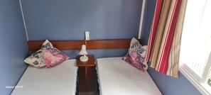 2 bedrooms, bed sheets