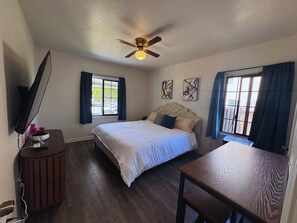 2 bedrooms, iron/ironing board, travel cot, free WiFi