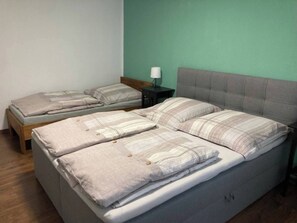 1 bedroom, WiFi, bed sheets - Beautifully located vacation apartment ("Isabella") in the center of Zell an der Mosel (Zell (Mosel))