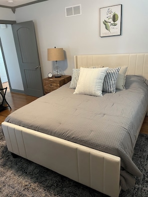 2 bedrooms, iron/ironing board, free WiFi, bed sheets - Holland Oasis, mins from The Ark Encounter (Williamstown)