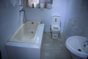 Serviettes fournies, papier toilette