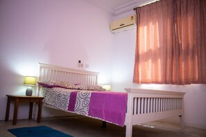 3 chambres, fer et planche à repasser, Wi-Fi, draps fournis