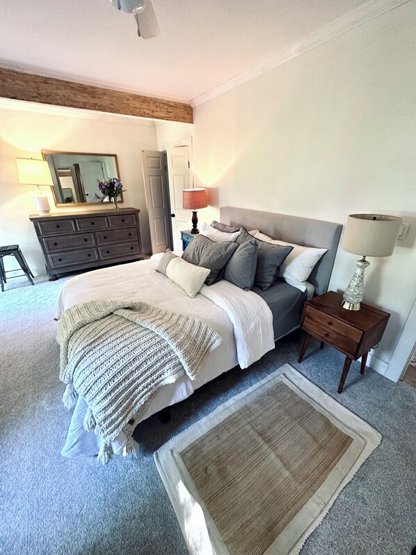 1 habitación, escritorio, tabla de planchar con plancha y wifi gratis 