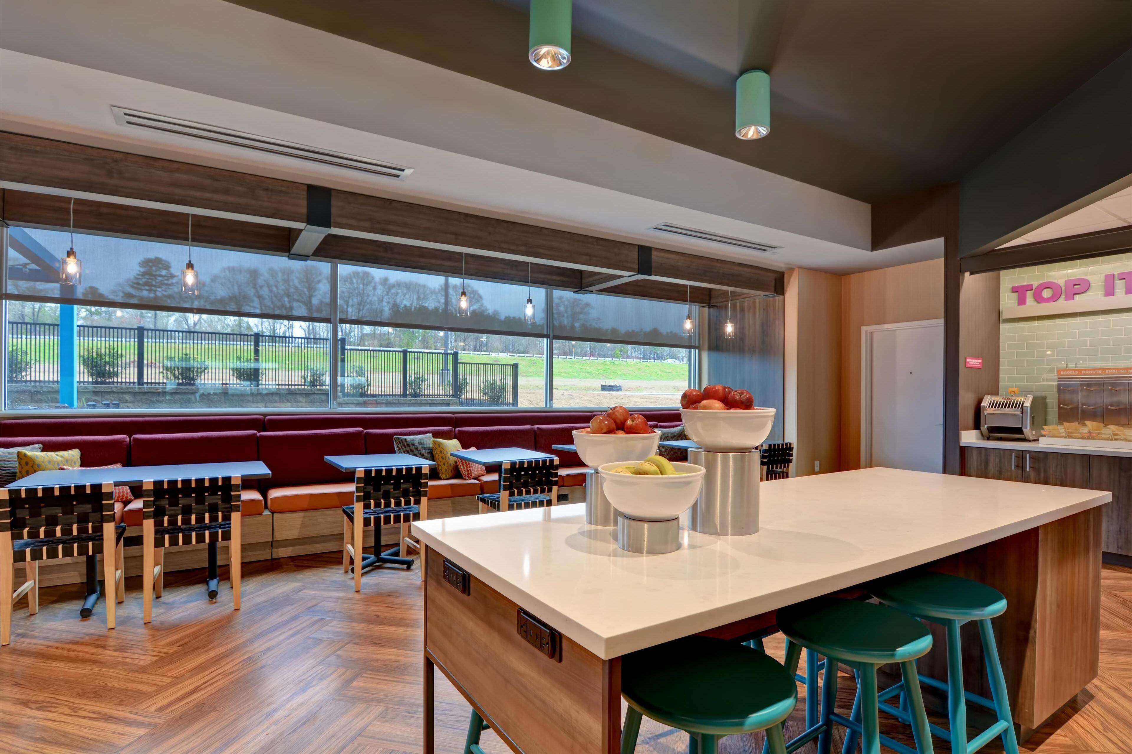 Café da manhã com buffet grátis todos os dias