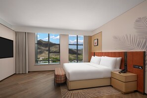 Deluxe Suite, 1 King Bed | Free WiFi