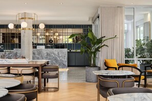 Lobby - Hotel Railwayparc Montreal, Tapestry Collection By Hilton (Montreal)