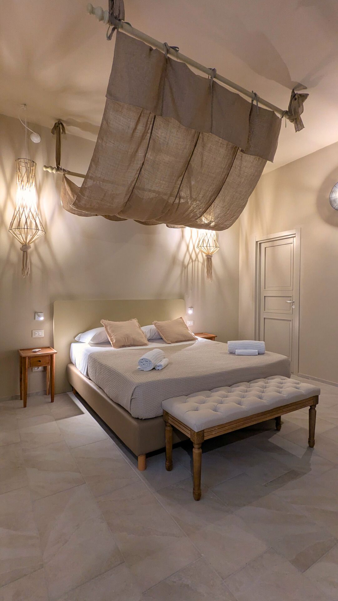 Superior-Doppel- oder -Zweibettzimmer