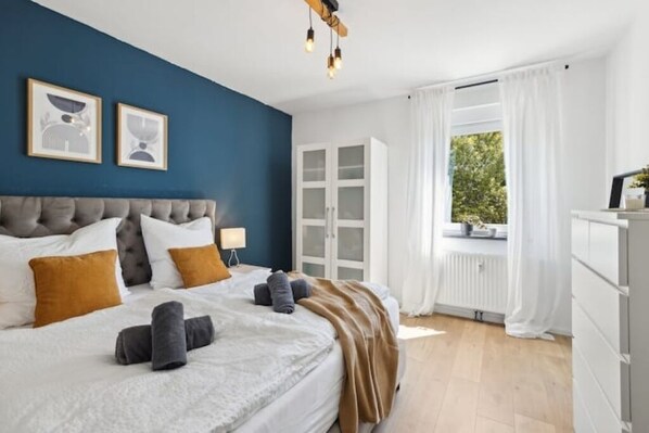 2 bedrooms, iron/ironing board, travel crib, free WiFi