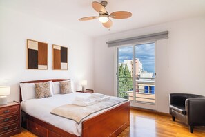 3 chambres, fer et planche à repasser, accès Internet, draps fournis