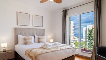 3 bedrooms, iron/ironing board, internet, bed sheets