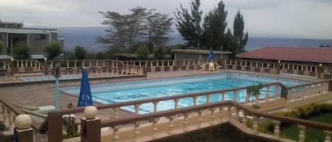 Utomhuspool