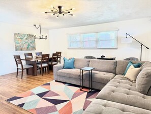 TV connectée, table de tennis de table