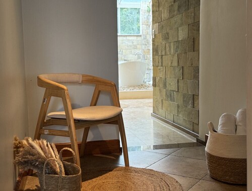 Spacious 5BR in Escazu w/Jacuzzi, Sauna & Fire Pit