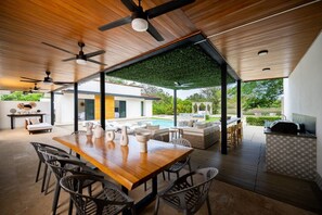 Outdoor dining - Luxury, free transfer & Cook, Cinema, Beach Club, (Tamarindo)