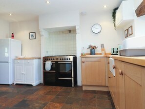 Cookware/dishes/utensils