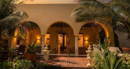 Hacienda Chekul - Luxury Private Beach-front Villa with Exceptional Views & Pool