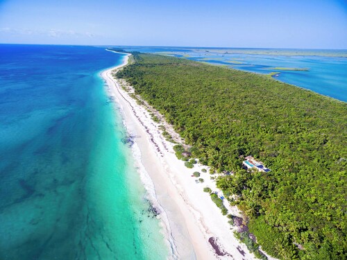 Hacienda Chekul - Luxury Private Beach-front Villa with Exceptional Views & Pool