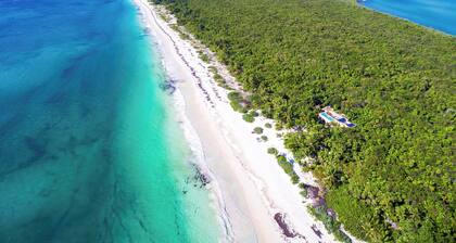 Hacienda Chekul - Luxury Private Beach-front Villa with Exceptional Views & Pool