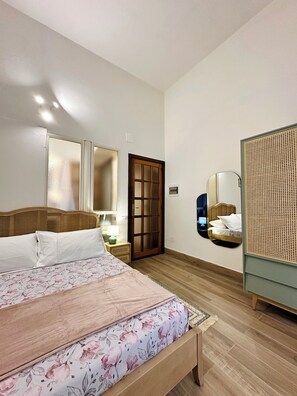 2 chambres, fer et planche à repasser, Wi-Fi gratuit, draps fournis