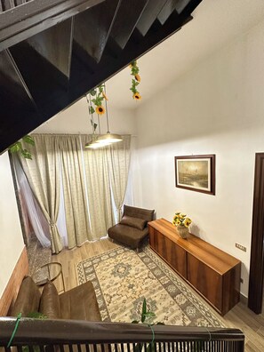 Smart TV - Elegant holiday home situated in Salerno, city centre, a few km from Amalficoast (Salerno)