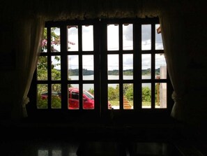 Traditional-Haus, Seeblick | Ausblick vom Zimmer