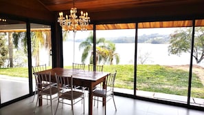 Rumah Desain, pemandangan danau | Ruang makan