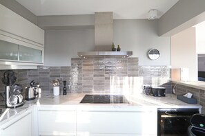 Apartment | Private kitchen - Apartment in Het Zoute With Sea Views (Knokke-Heist)