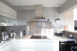 Apartment | Private kitchen - Apartment in Het Zoute With Sea Views (Knokke-Heist)