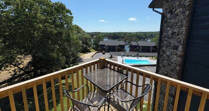 Charming 2-bedroom pet-friendly apartment in beautiful Hot Springs with WiFi, AC