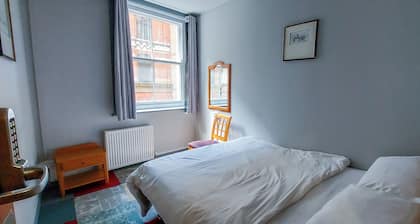 R S Hostels - leeds