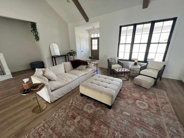 Smart TV, chimenea y videojuegos 