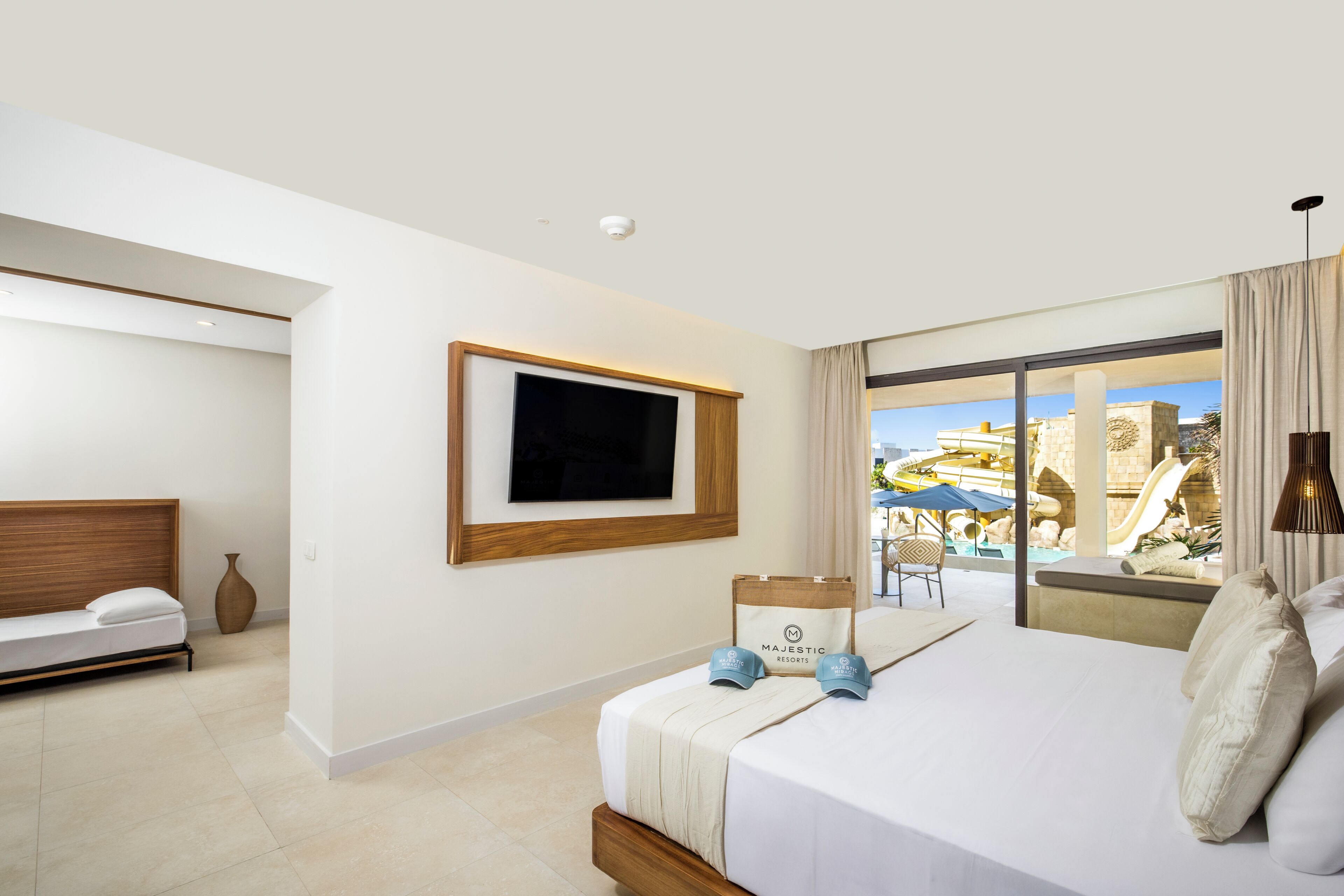 Family Club Swim-Up Suite (Outdoor Jacuzzi) | 1 Schlafzimmer, Pillowtop-Betten, laptopgeeigneter Arbeitsplatz