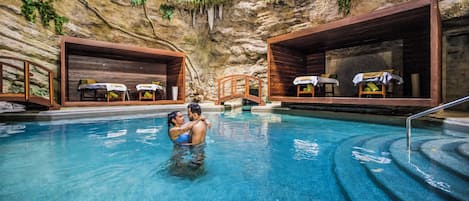 Sauna, hot tub, steam room, hot springs/mineral springs