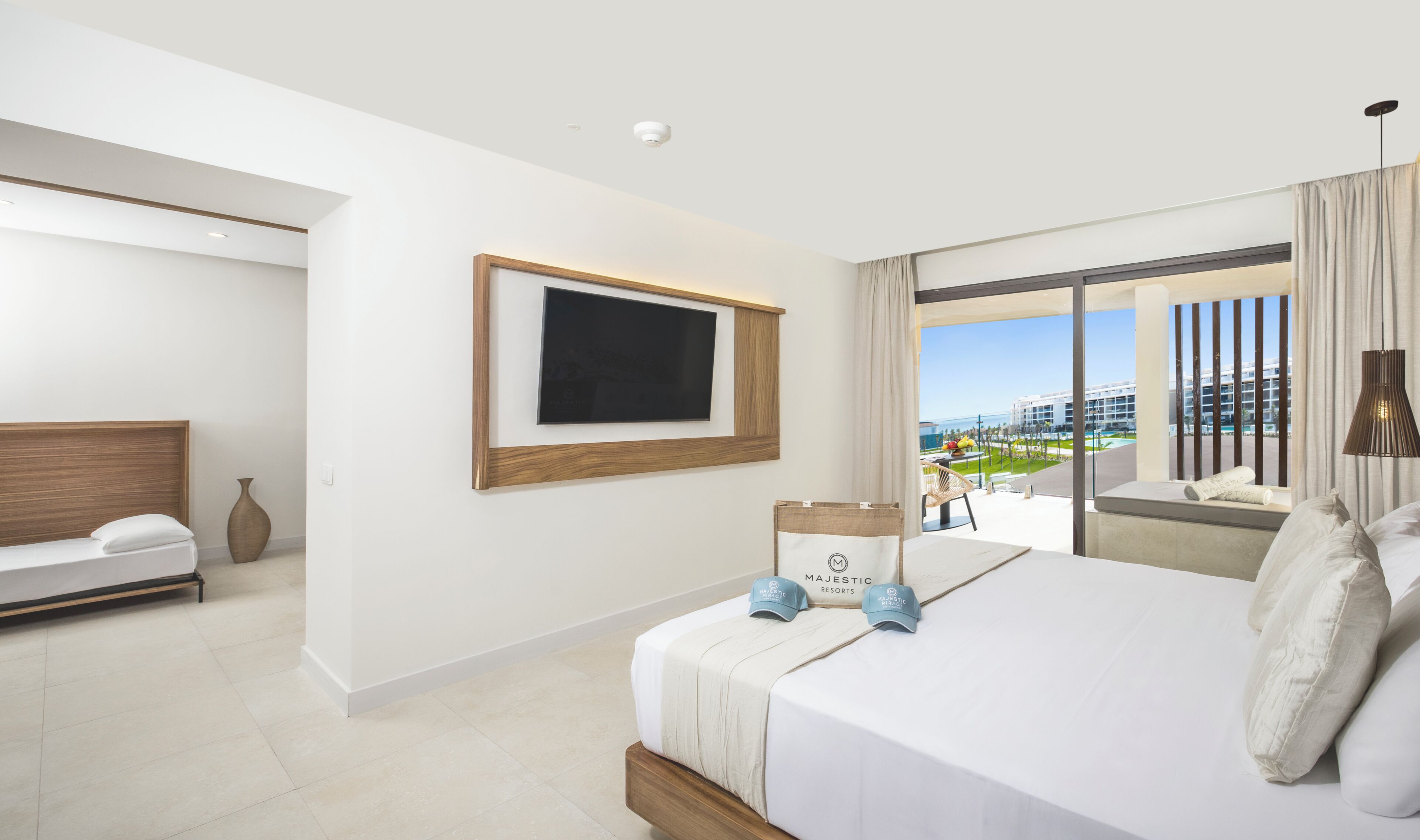 Family Club One Bedroom Suite (Outdoor Jacuzzi) | 1 bedroom, pillowtop beds, laptop workspace, free WiFi
