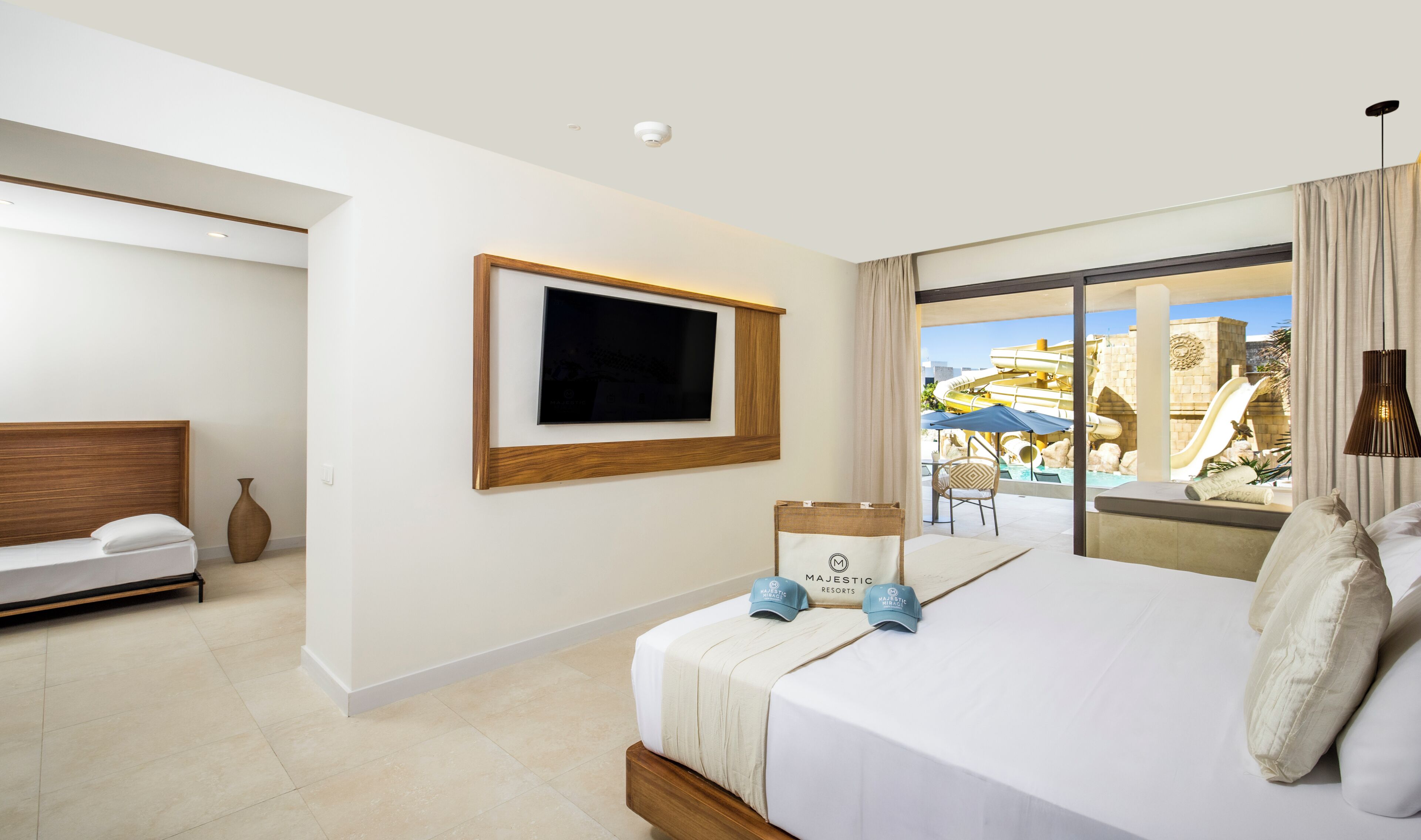 Family Club Swim-Up Suite (Outdoor Jacuzzi) | 1 dormitorio, colchones con acolchado adicional, mobiliario individual