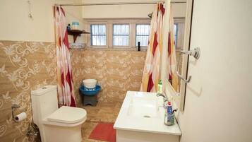 Towels, soap, shampoo, toilet paper