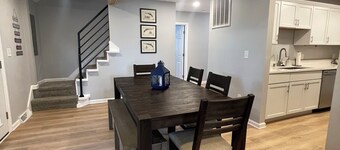 Retreat to the Lake – Spacious 4BR Near The Moors Marina