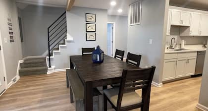 Retreat to the Lake – Spacious 4BR Near The Moors Marina